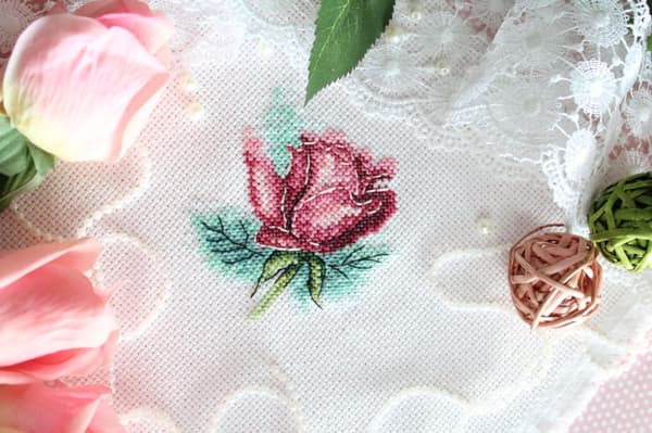 Broderisett MP Studia "Ros" 8x8 cm