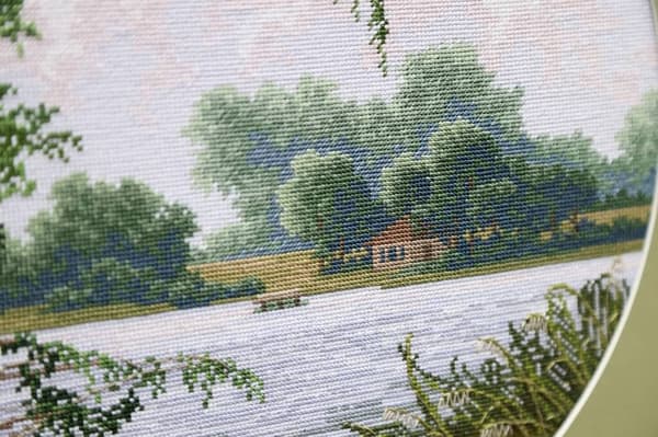 Broderikit Golden Fleece "Lys sø" 32x32 cm