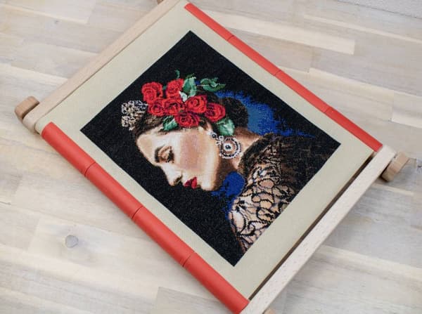 Broderikit LetiStitch L8029 - "Musa" 20x25 cm