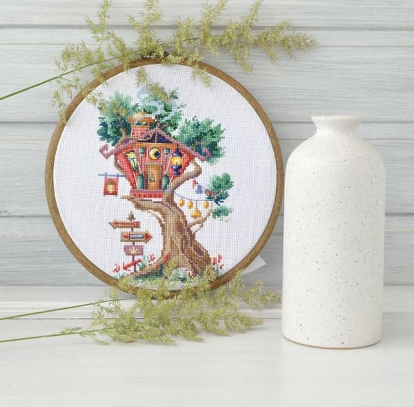 Broderikit Andriana "Træhus. Gæst" 12x18 cm