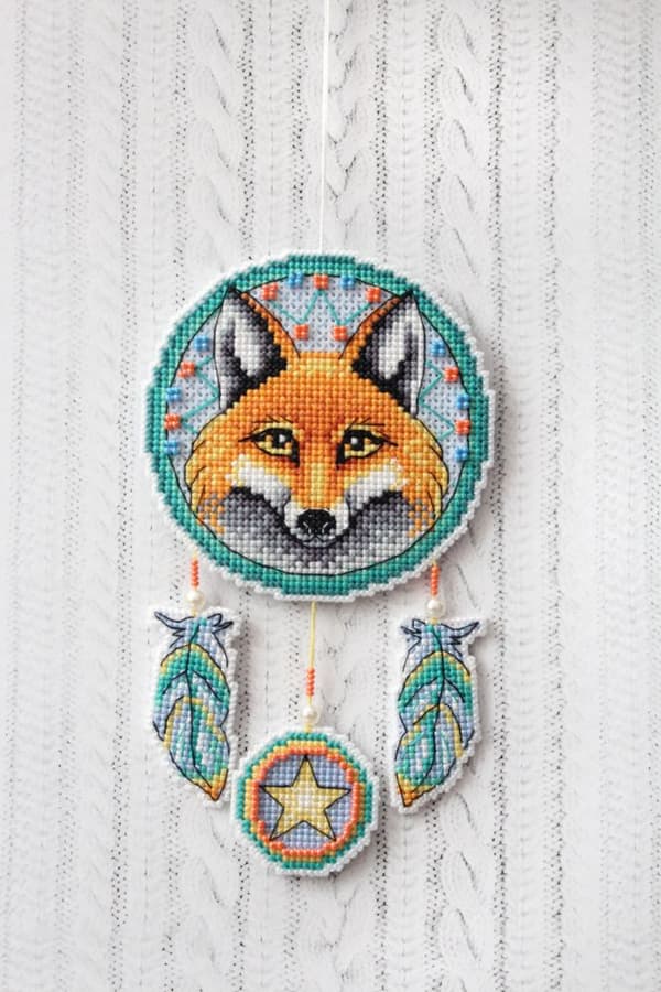 Broderikit plastic canvas MP Studia "Drömfångarräv" 10x17 cm