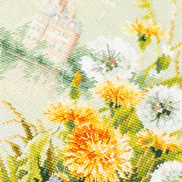 Broderisett Magic Needle "Engelfortellinger. Humle" 26 x 26 cm