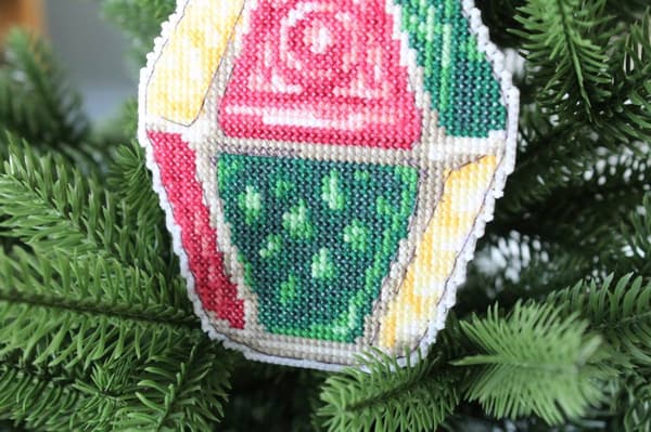 Broderikit plastic canvas MP Studia "Julprydnad" 9x12 cm