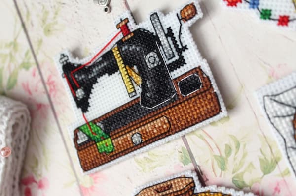 Broderikit plastic canvas MP Studia "Handarbetare" 8x6 cm