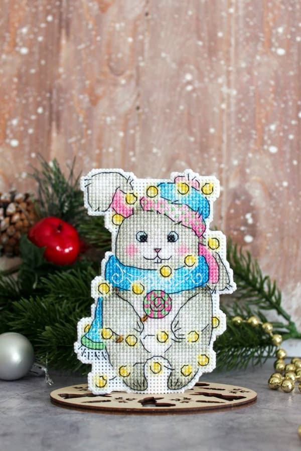 Broderisett Plastic Canvas MP Studia "Julehare" 9x12 cm