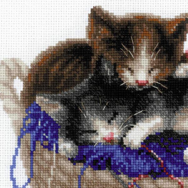 Broderikit Riolis "Killinger i kurv" 30x24 cm