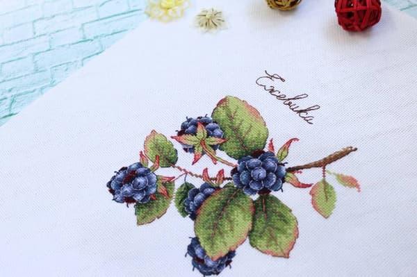 Broderikit MP Studia "Naturens gaver. Brombær" 15x20 cm
