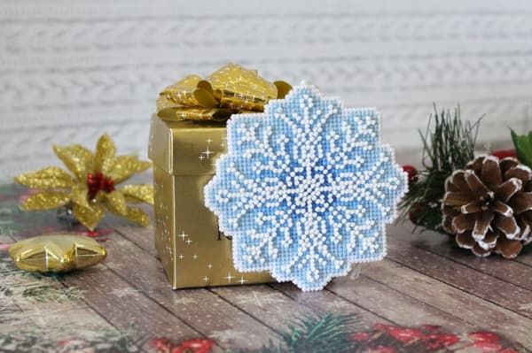 Broderikit plastic canvas MP Studia "Snöflinga" 9x9 cm