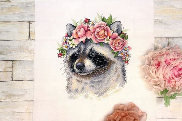 Broderisett MP Studia "Bedårende vaskebjørn" 20x23 cm