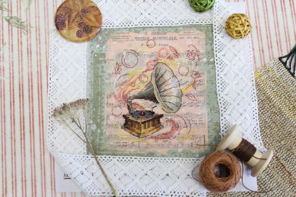 Broderikit MP Studia "Glömd melodi" 14x12 cm