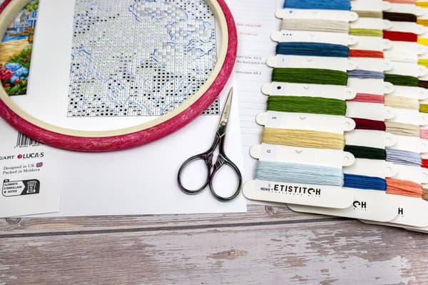 Broderikit LetiStitch L9924 - "Solrig dag"