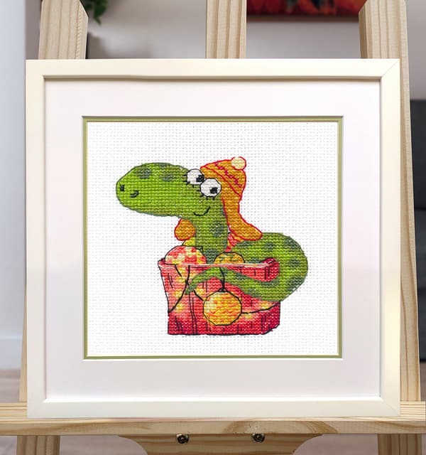 Broderikit plastic canvas Oven "Orm" 10x10 cm