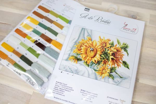 Broderikit Luca-S B2264 - "Solsikker" 33.5x25.5 cm