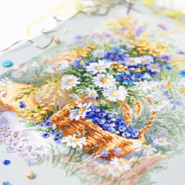 Broderikit Magic Needle "På skovlysningen" 32 x 40 cm
