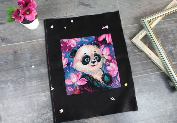 Broderikit MP Studia "Romantisk panda" 21x20cm