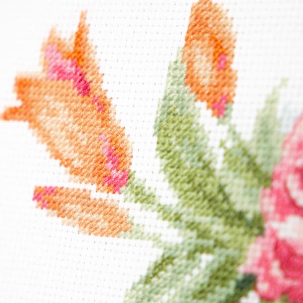 Broderisett Magic Needle "Myke blomster" 26x19 cm