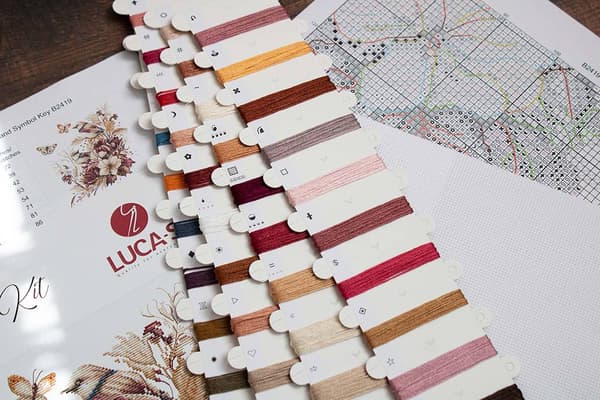 Broderikit Luca-S B2419 - "Fuglene-efterår" 21x21 cm
