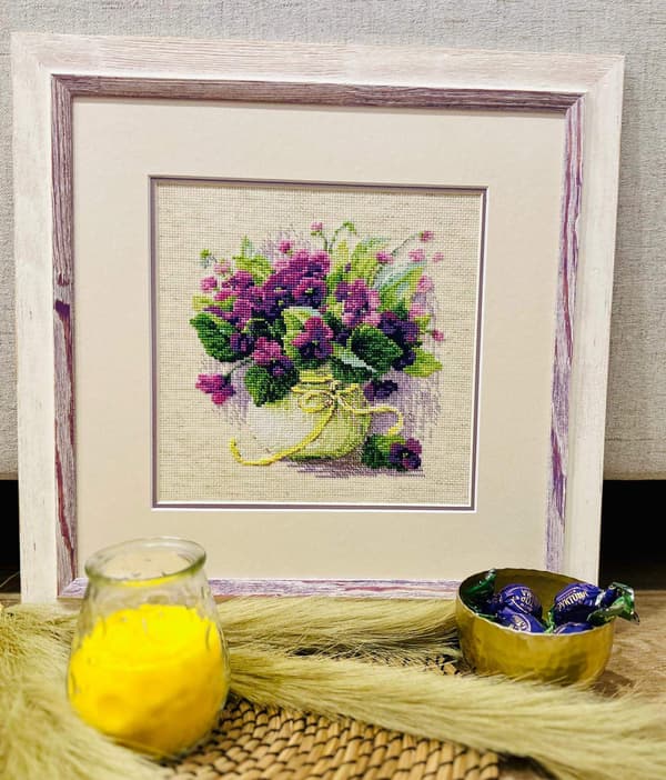 Broderikit Riolis "Violer i potte" 22x22 cm
