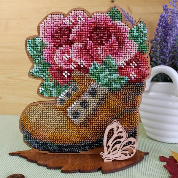 Broderikit med perler MP Studia "Hageskjønnhet" 13x15x7 cm
