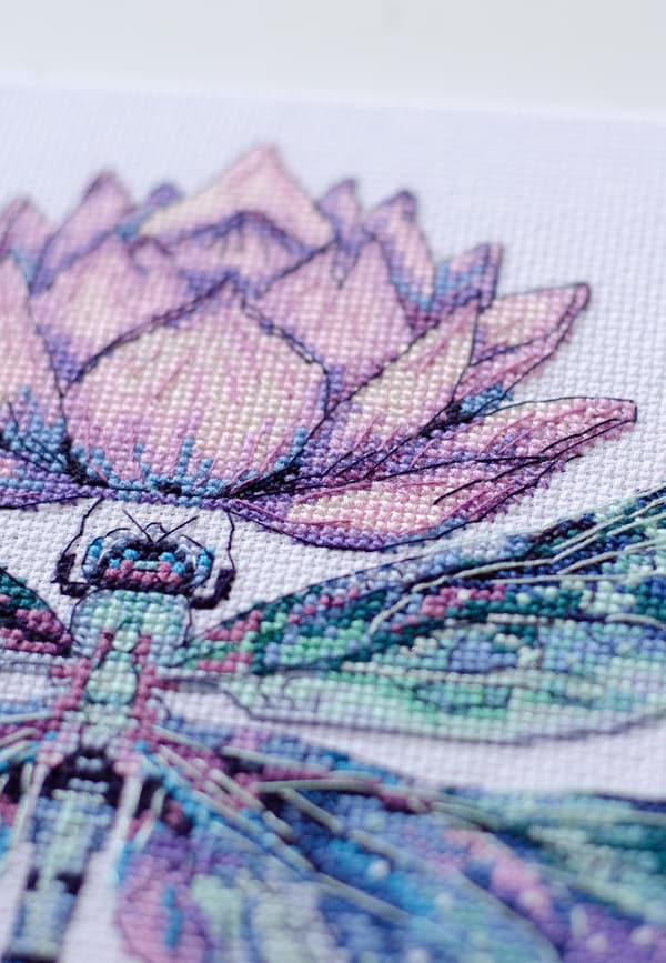 Broderikit Abris Art "Sommerens muse" 24x34cm