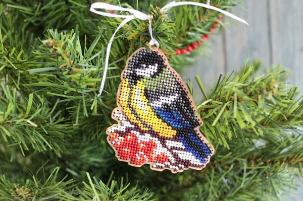 Broderikit med pärlor MP Studia "Julprydnad - Talgoxe" 8x9 cm
