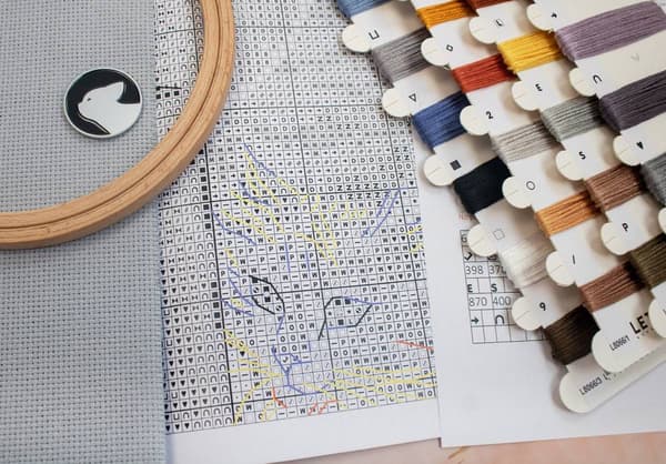 Broderisett LetiStitch L8066 - "Romantikk" 18x26 cm