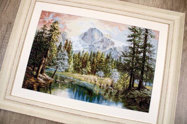 Broderikit Luca-S B604 - "Naturens underland" 66x45 cm