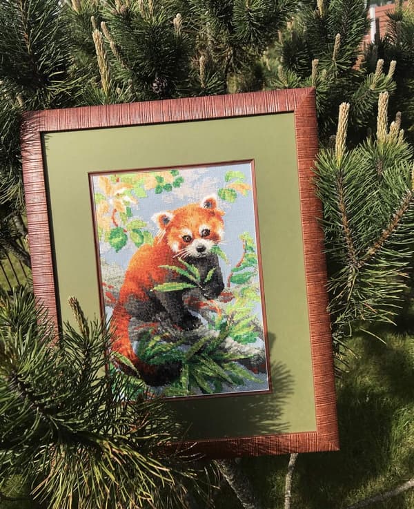 Ristipistopakkaus Riolis "Punainen panda" 21x30 cm