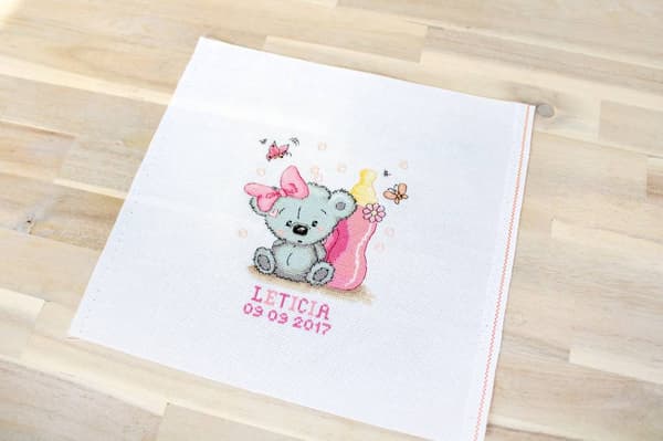 Broderikit Luca-S B1147 - "Mål leticia" 13x15,5 cm
