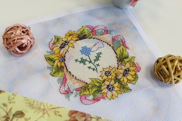 Broderikit MP Studia "Håndlavet. Broderiramme" 11x11 cm