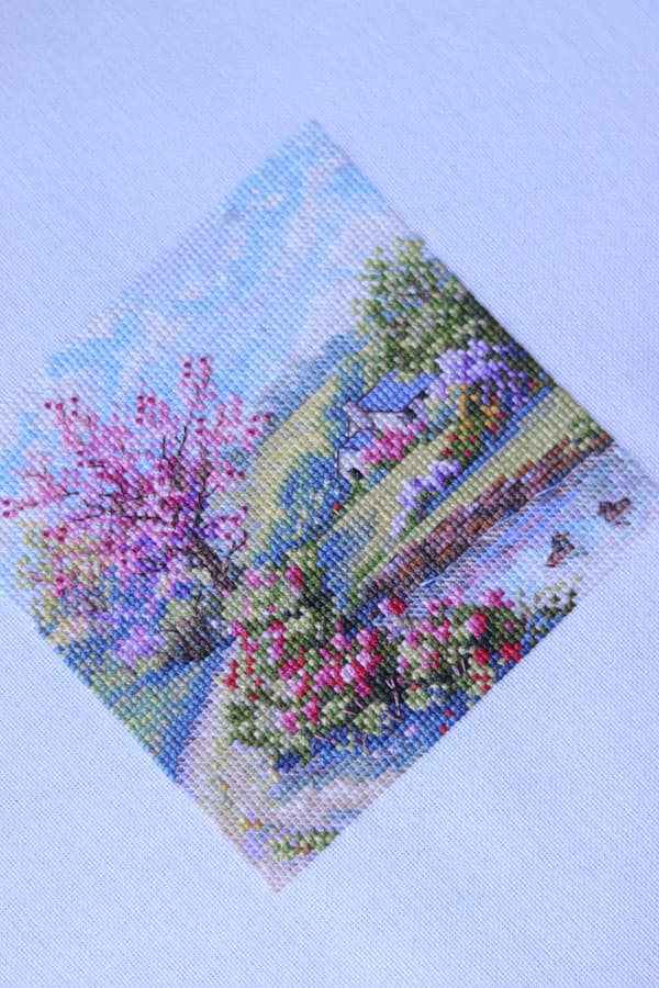 Broderikit Merejka K-268A - "Forår" 11.5x11.5 cm