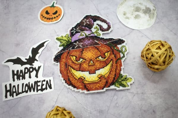 Broderikit plastic canvas MP Studia "Halloweenpumpa" 9x11 cm