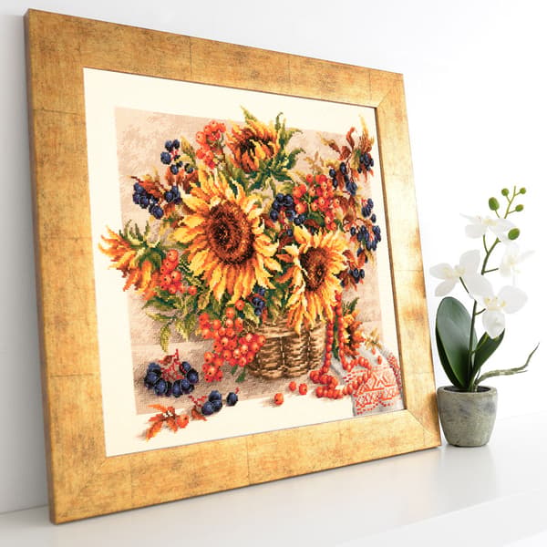 Broderikit Magic Needle "Rønnebærsguirlande" 40x34 cm