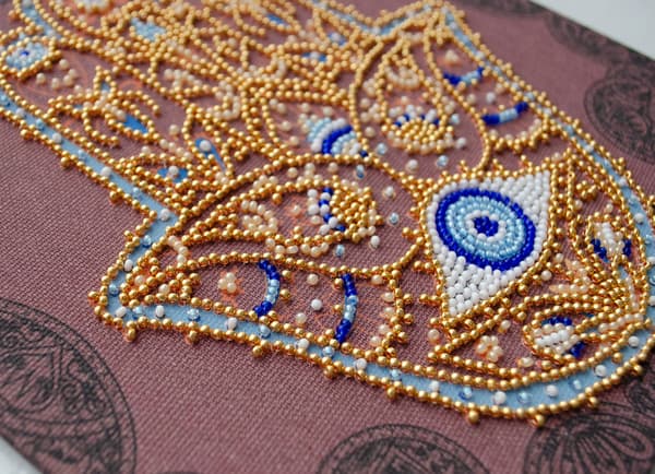 Perlebroderi Abris Art "Gyldne Hamsa" 20x20 cm