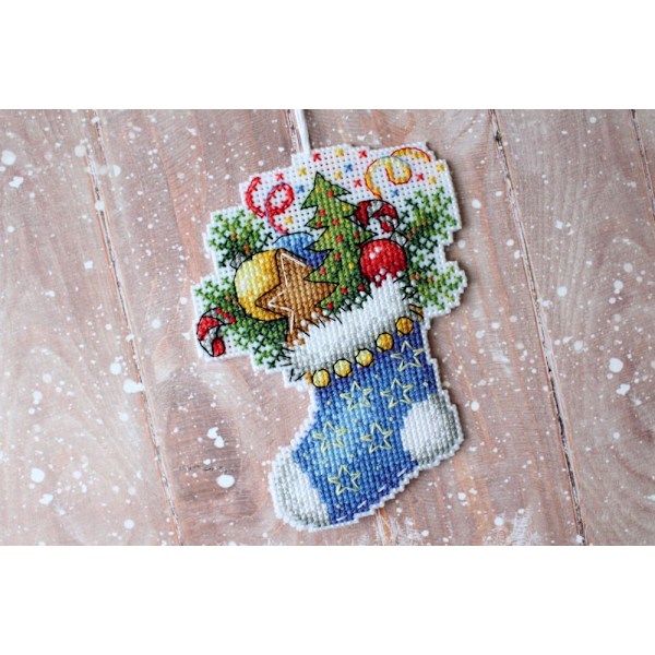 Broderikit plastic canvas MP Studia "Julstrumpa" 9x12 cm