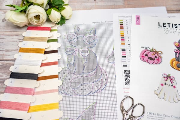 Broderikit LetiStitch L9944 - "Boo Crew-pynt 5 stk." 9 cm