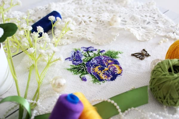 Broderikit MP Studia "Penséer" 8x9 cm