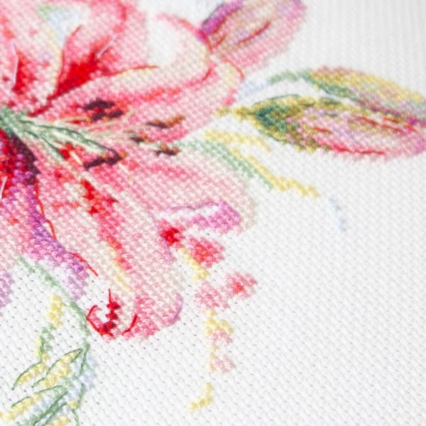 Broderikit Magic Needle "Rosa liljor" 18x18 cm
