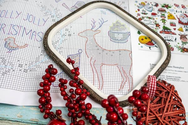 Broderikit LetiStitch L9928 - "Jul Sampler"