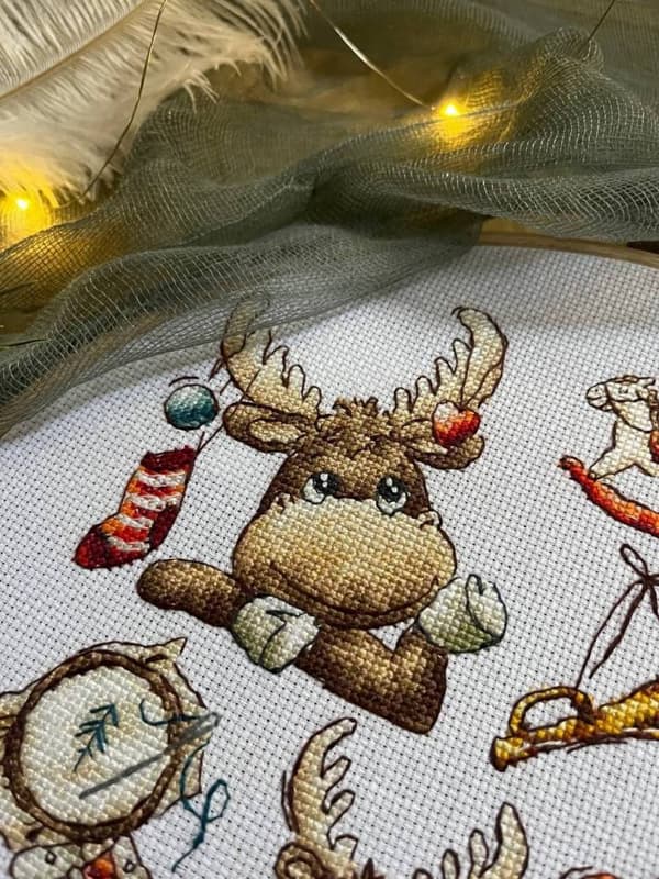Broderikit Andriana "Prov. Festlig älg" 21x21 cm