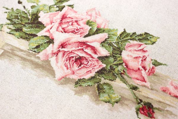 Broderikit Luca-S BL22400 - "Røde roser" 32x17 cm
