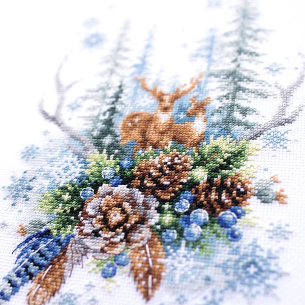 Broderikit Magic Needle "Vinter­skogens ande" 17x27 cm