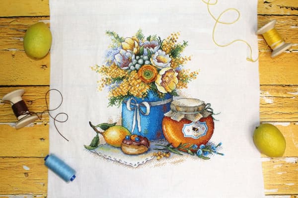 Broderikit MP Studia "Honungsnöje" 26x26 cm