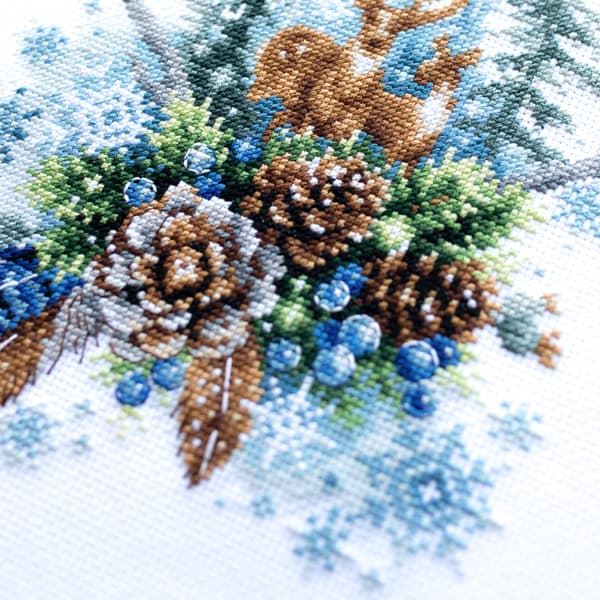Broderikit Magic Needle "Vinter­skogens ande" 17x27 cm
