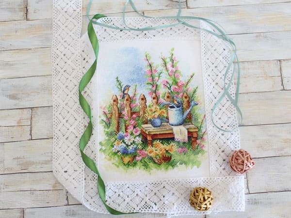 Broderisett MP Studia "Blomstrende hage" 17x21 cm