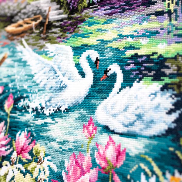 Broderikit Magic Needle "Drømmesø" 30x45 cm