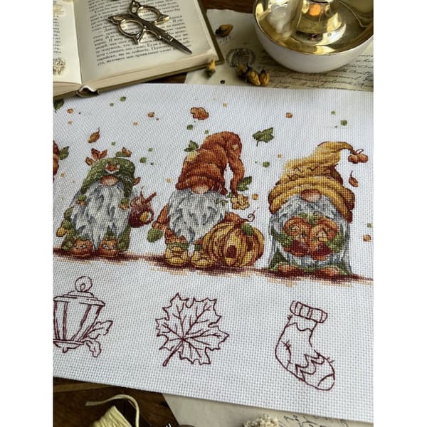 Broderikit Andriana "Høstalf" 32x21.5 cm