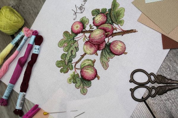 Broderisett MP Studia "Stikkelsbær" 15x20 cm