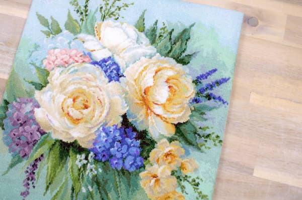 Broderikit Luca-S B2370 - "Blomsterbuket" 32x33.5 cm