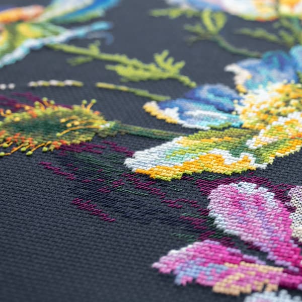 Broderisett Magic Needle "Anemonenes hemmelighet" 40x30 cm